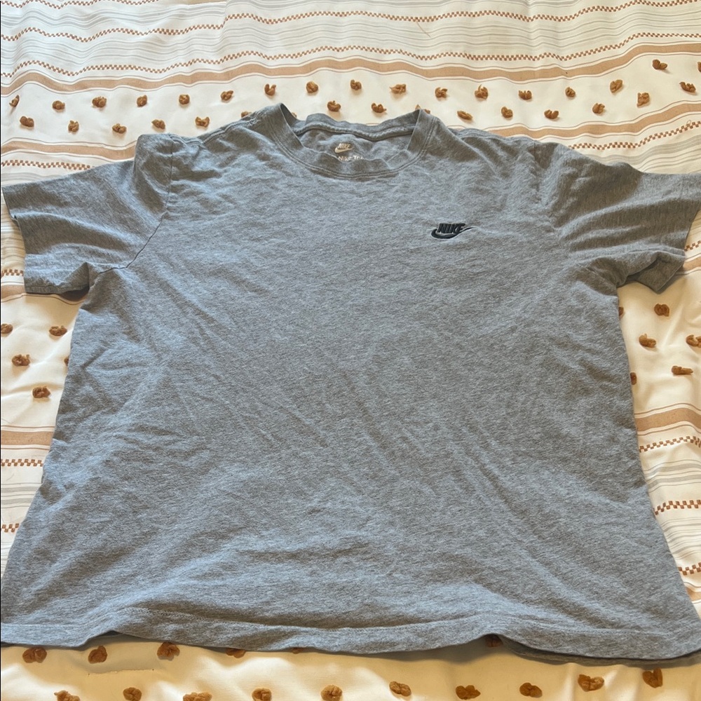 Nike Heather Gray Short Sleeve Tee